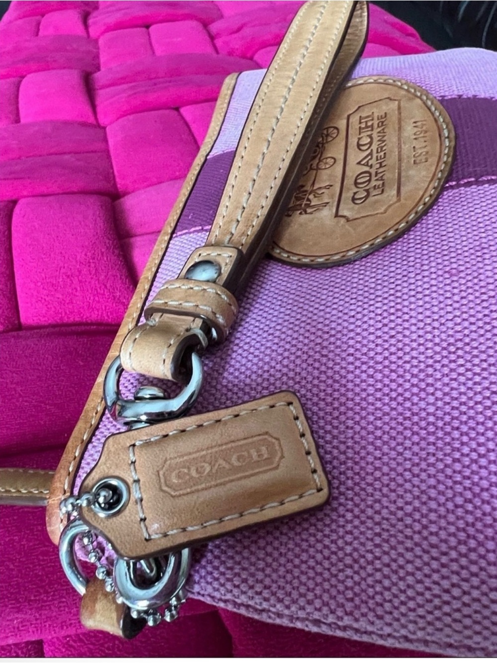 Coach LIMITED EDITION/ RARE Hampton Archive Kisslock wristlet - Picture 3 of 8